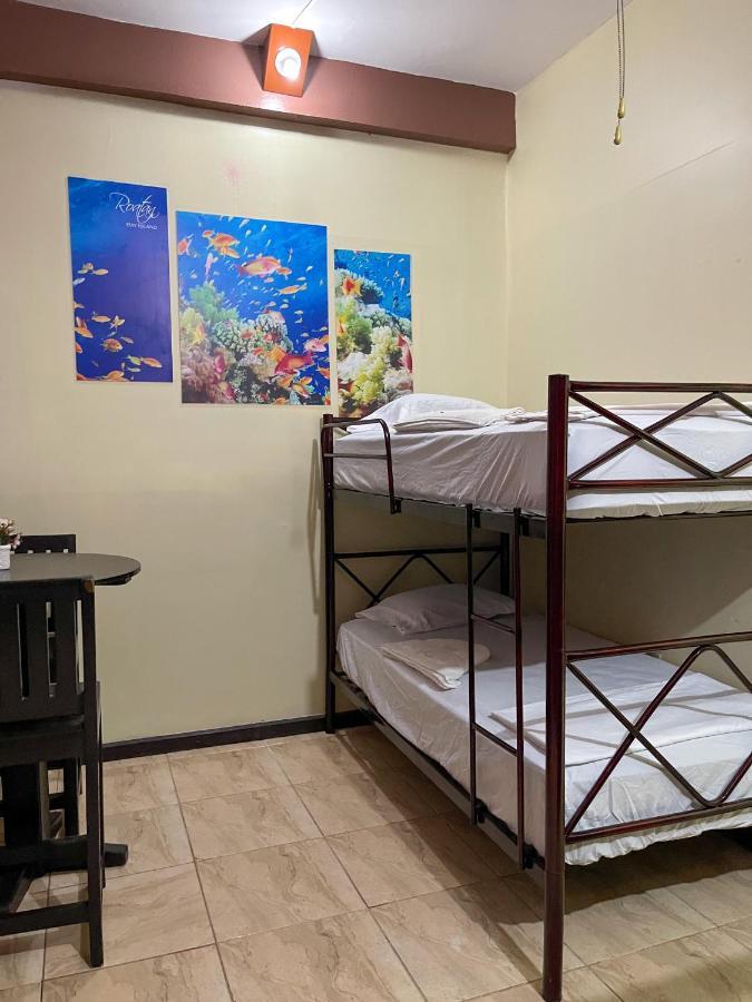 B Aparts Hotel Coxen Hole Екстериор снимка